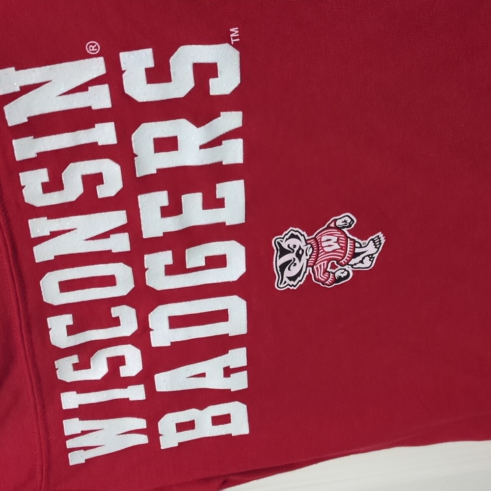 Wisconsin Badgers Football T-shirt - Picture 2 of 4